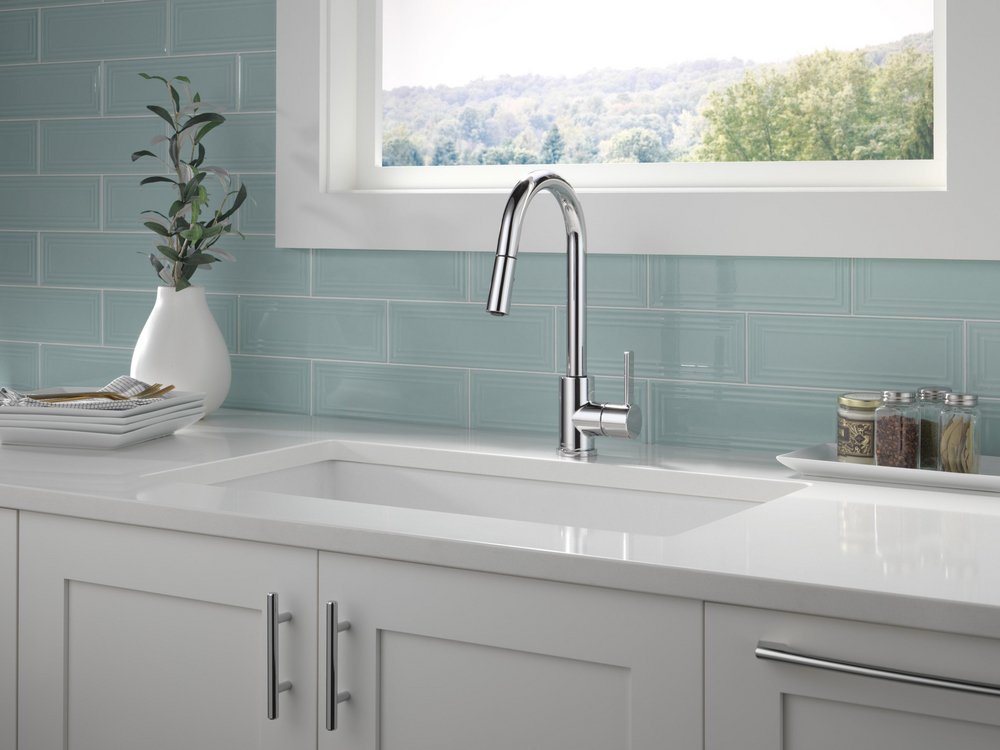 PEERLESS PRECEPT SINGLE-HANDLE PULL-DOWN KITCHEN FAUCET 